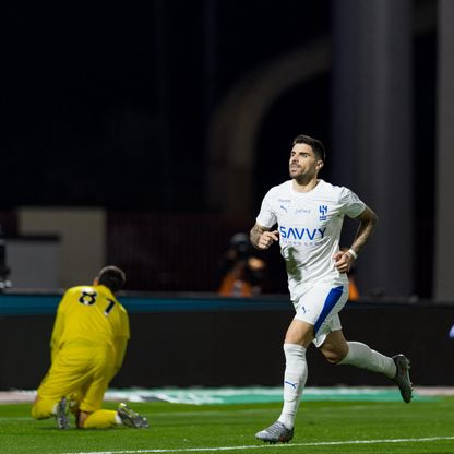 شاهد.. نيوم يسقط أمام "ريمونتادا" الهلال بدوري روشن السعودي