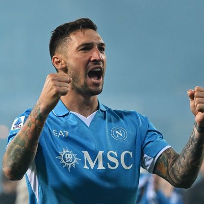 نابولي يمدد عقد المهاجم بوليتانو حتى 2028