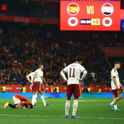 وزير إسباني يدين "السلوك المنحرف" للمشجعين ضد مصر ويقدم وعداً