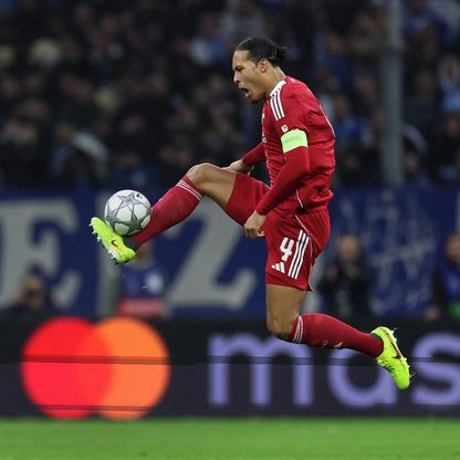 "لا تدمروا الشباب".. فان دايك يوجه نصيحة لروني ومحللي المباريات