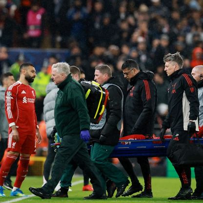 صلاح يشارك بدلاً من إيكيتيكي المصاب وليفربول في مأزق