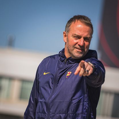 هانزي فليك يفجّر قنبلة: تدريب برشلونة آخر عمل في مسيرتي