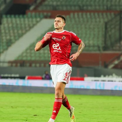 عقبة واحدة تفصل الأهلي عن ضم مهاجم برتغالي ورحيل غراديشار