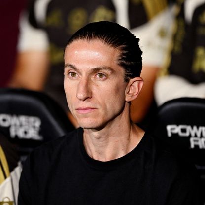 إقالة فيليبي لويس من تدريب فلامنغو رغم الفوز الساحق 8-0