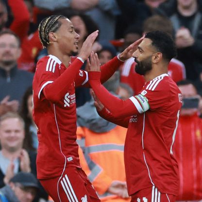 محمد صلاح يسجل بعد تمريرة من إيكيتيكي ويتأثر لذكرى ديوغو جوتا