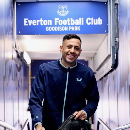 كريستال بالاس متهم بـ"التلاعب" بالصحة النفسية لدوايت ماكنيل