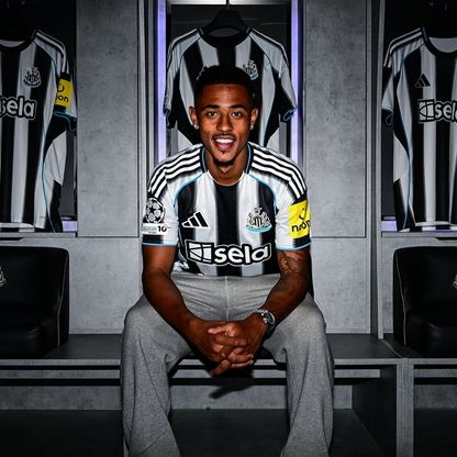 نيوكاسل يضم جاكوب رامسي من أستون فيلا وهاو يعتبره "إضافة قيّمة"