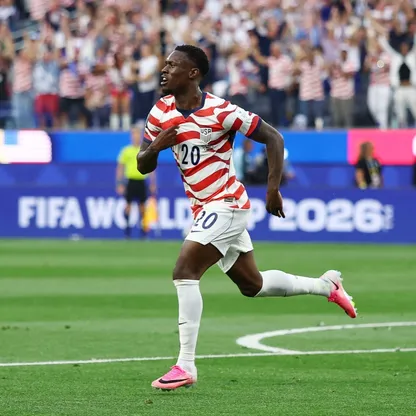 فولارين بالوغون مهاجم أميركا يحتفل بهدفه الثاني في مرمى باراغواي في كأس العالم - 13 يونيو 2026