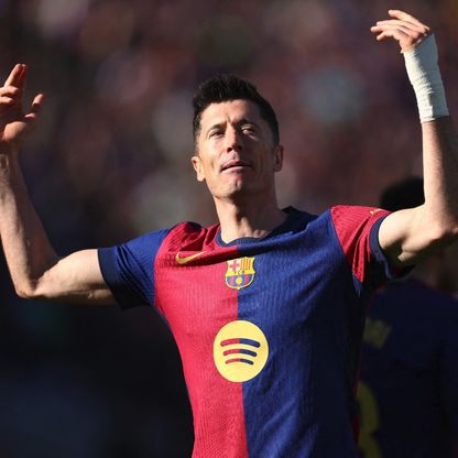 شكوك حول مشاركة ليفاندوفسكي مع برشلونة ضد دورتموند