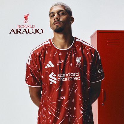 ليفربول يضم المدافع أراوخو معاراً من برشلونة مع أحقية الشراء