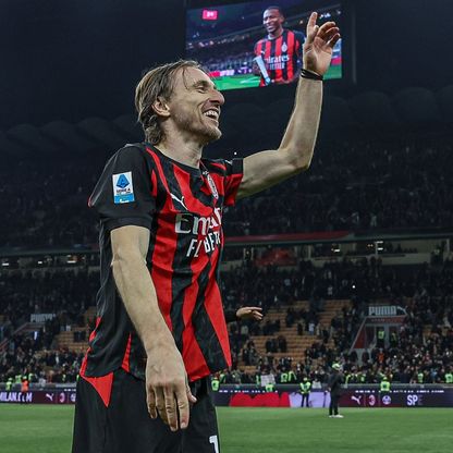 كيف يؤثر بقاء مودريتش في ميلان على مستقبل منتخب إيطاليا؟