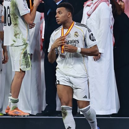 ماذا طلب مبابي من لاعبي ريال مدريد بعد الخسارة أمام برشلونة؟