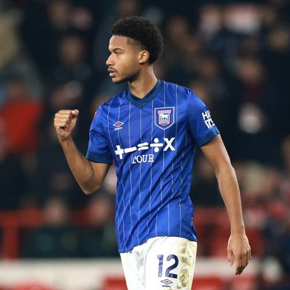 بعد موسم في البريميرليغ.. نيوم يستهدف لاعب وسط نابولي