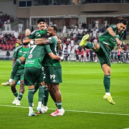شاهد.. الأهلي ينجو من ريمونتادا الشباب ويعزز مركزه الخامس