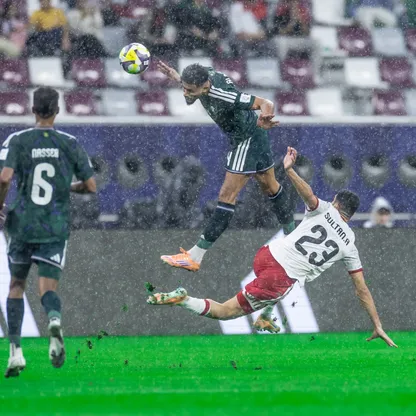 أمطار خلال مباراة السعودية والإمارات على المركز الثالث في كأس العرب - 18 ديسمبر 2025