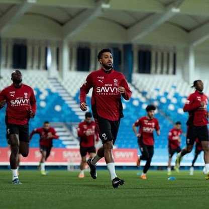 تشكيلة الهلال المتوقعة أمام الشباب.. من يعوّض بنزيما وتمبكتي؟