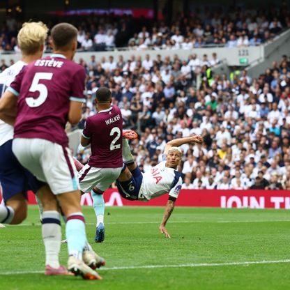 شاهد.. مقصية ريتشارليسون المذهلة تزّين فوز توتنهام بثلاثية