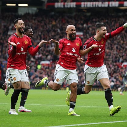 شاهد.. مانشستر يونايتد يتغلب على توتنهام ليحقق فوزه الرابع توالياً