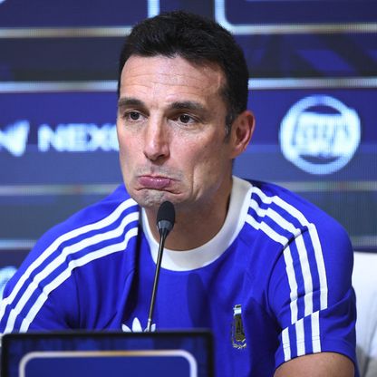 سكالوني يجهل قرار ليونيل ميسي حول مشاركته مع الأرجنتين بكأس العالم