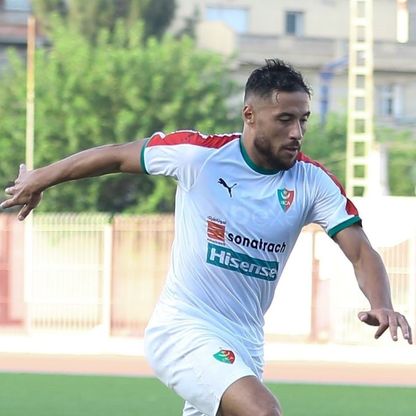 يوسف بلايلي لاعب مولودية الجزائر - 
