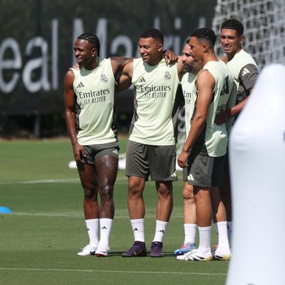 ريال مدريد متخوف من "حرب رواتب" بين فينيسيوس ومبابي