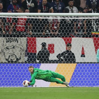 إنريكي: سافونوف أفضل متصدٍ لركلات الجزاء بمسيرتي التدريبية