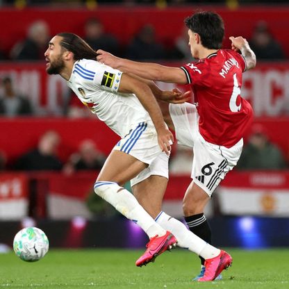 عقوبة "شد الشعر" تسبب جدلاً كبيراً في الدوري الإنجليزي