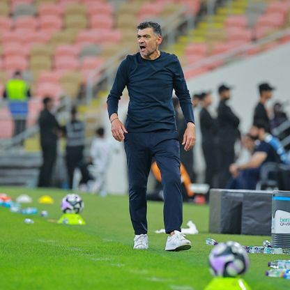 من أسوأ الأشواط في مسيرتي.. كونسيساو ينتقد لاعبي الاتحاد