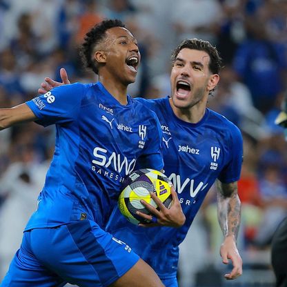 شاهد.. الهلال يقلب الطاولة على الخلود في شوط أول مثير بنهائي كأس الملك