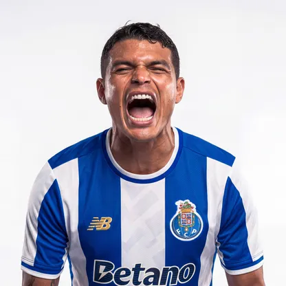 تياغو سيلفا بقميص بورتو - 20 ديسمبر 2025