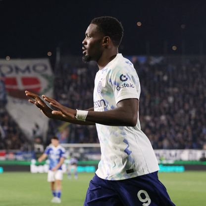 شاهد.. إنتر المتصدر ينتزع فوزاً مثيراً أمام كومو في الدوري الإيطالي