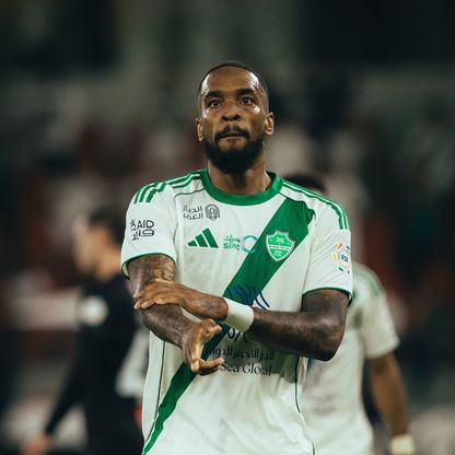 إيفان توني يتفوّق على رياض محرز في مباراة الأهلي والنجمة