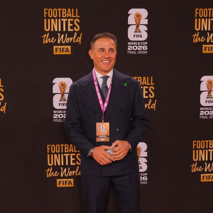 تفتيش بواسطة كلاب.. كانافارو يستنكر المعاملة الأميركية لمنتخب أوزبكستان