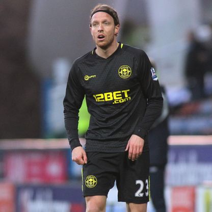 سجن نجم سابق بالدوري الإنجليزي لدوره في عصابة تهريب مخدرات