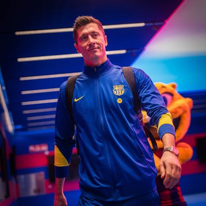 خوفاً من الراعي.. برشلونة أنفق 4 ملايين على قمصان لم تُستخدم