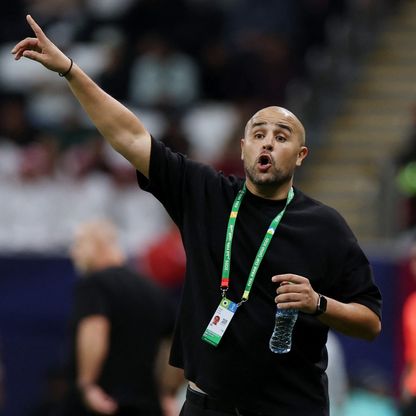 مجيد بوقرة يعتذر للجماهير ويعلن نهاية رحلته في تدريب الجزائر