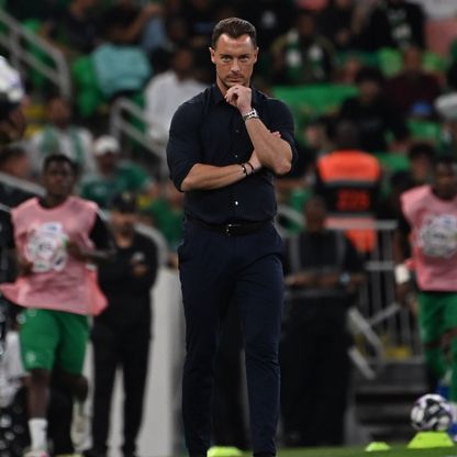 المدرب يايسله يكتب التاريخ مع الأهلي في الدوري السعودي