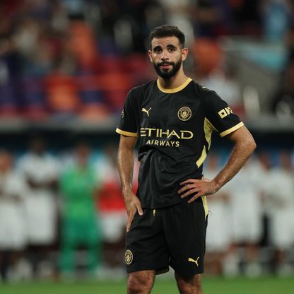 يوفنتوس يجدد اهتمامه بالجزائري آيت نوري لاعب مانشستر سيتي