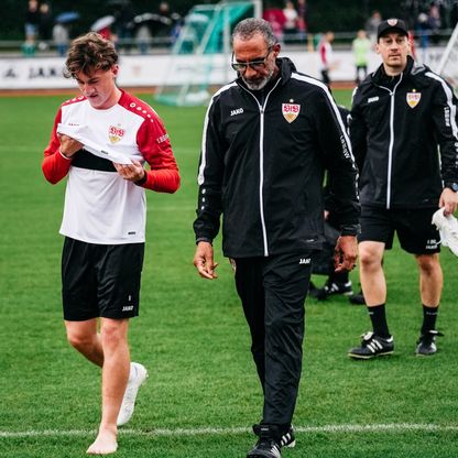 مانشستر يونايتد يطارد "خليفة كروس" لحل أزمة وسط الملعب