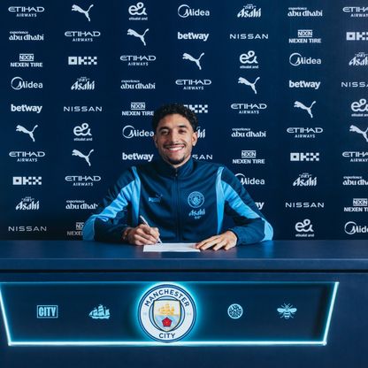 عقود اللاعبين.. عندما يلتقي القانون والمال مع بنود غريبة