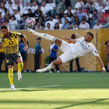لماذا ترك ريال مدريد لاعبه كيليان مبابي يغادر الملعب وحيداً؟