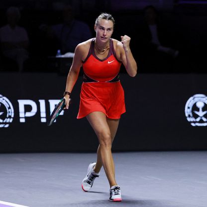 أرينا سابالينكا تسحق جاسمين باوليني في البطولة الختامية بالرياض