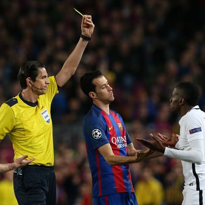 الألماني أيتيكين حكم الـ"ريمونتادا" يعلن نهاية مسيرته في الملاعب