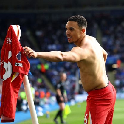 أرنولد يخلع قميص ليفربول.. فهل يلعب مع ريال مدريد ضد الهلال؟