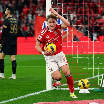 جناح نرويجي شاب يهدد استمرار راشفورد مع برشلونة