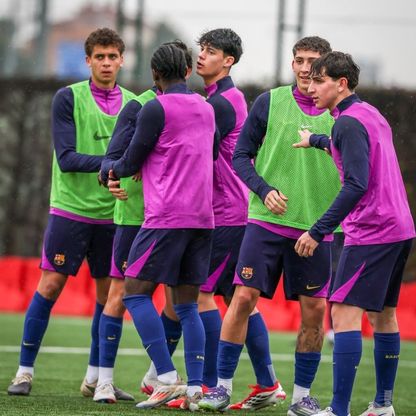 لا يزال في مصر.. أزمة حمزة عبد الكريم تتفاقم في برشلونة