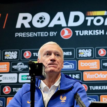 ديشان يرفض التعليق على "اختيار زيدان" لقيادة منتخب فرنسا