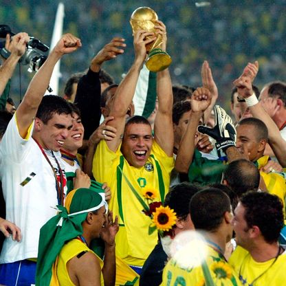 لاعب ألماني سيقص شعره على طريقة البرازيلي رونالدو في هذه الحالة