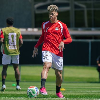 إمام عاشور لاعب مصر يتلقى رسالة مؤثرة قبل بداية كأس العالم