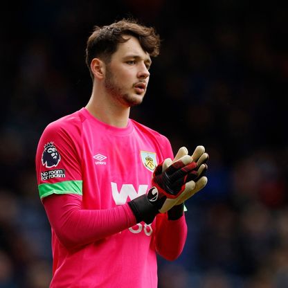 خطوة أخيرة تفصل مانشستر سيتي عن استعادة حارسه السابق